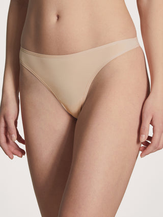 String, low cut