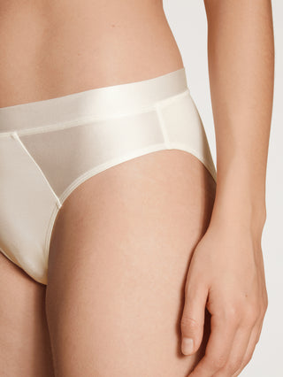 WOMEN Brief