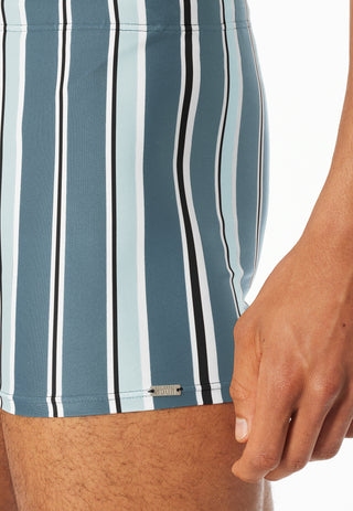 Badehose mit Bein