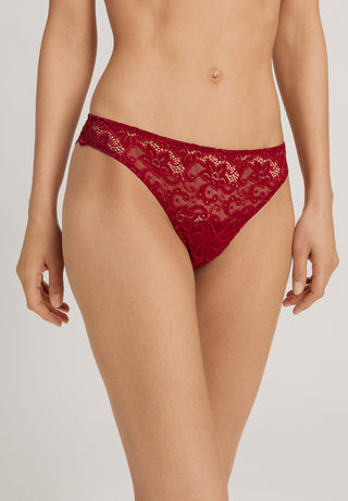 Moments Thong