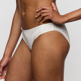 AVERO Ivory Petal Rioslip