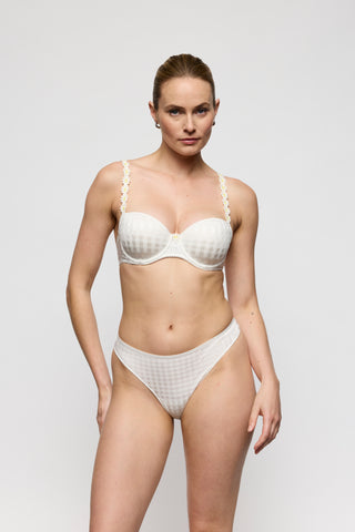 AVERO Ivory Petal String