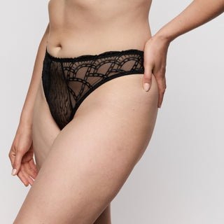 NAICA schwarz String