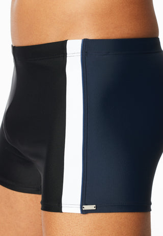 Badehose mit Bein