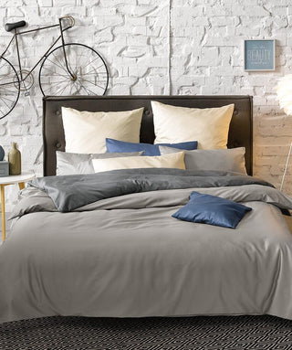 S-009100 | colours | fleuresse | Elegante Kissenhüllen aus Mako Satin Grau |  9039 STEINGRAU  | 100% Baumwolle | 4043202392661