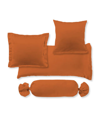 S-009100 | colours | fleuresse | Orange Kissenhülle aus Mako Satin uni |  5215 TERRA  | 100% Baumwolle | 4043202060553