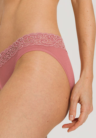 Moment's mini briefs