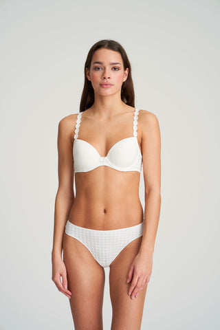 AVERO natur String