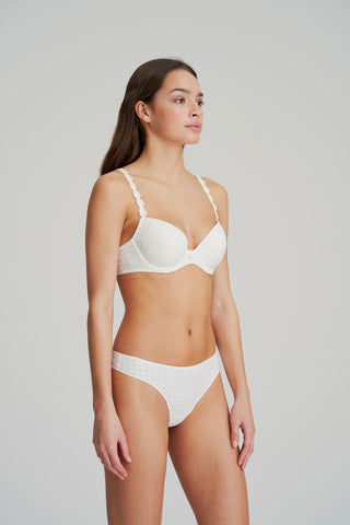 AVERO natur String